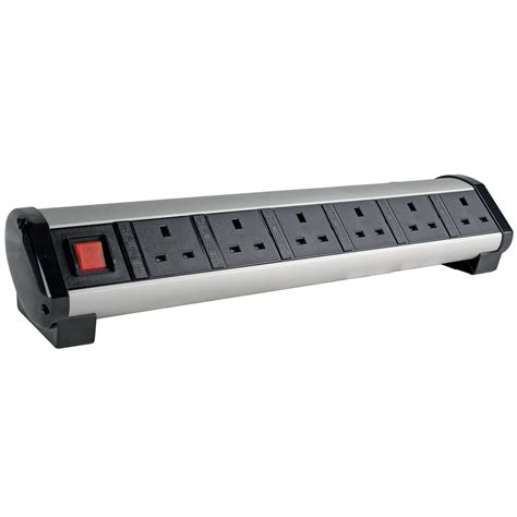 6 Way Switched Individually Fused On Desk PDU – PDU Online