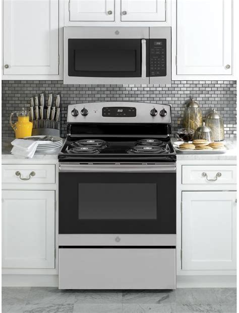 GE® 4 Piece Stainless Steel Kitchen Package | Ferrari's Appliance | Naugatuck and Newington, CT