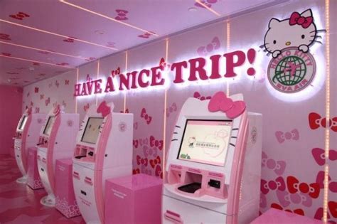 Hello Kitty airport by Kirakiradolls on DeviantArt