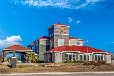 La Quinta Inn & Suites by Wyndham Kerrville | Kerrville, TX Hotels