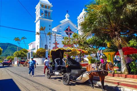 Ruta de Las Flores Coloful towns, Coffee, indigenous roots 2022 - San Salvador