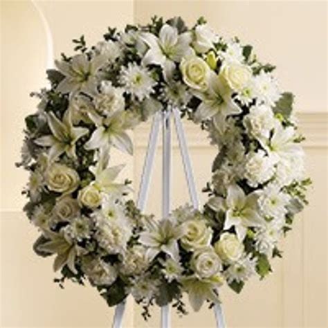 Sympathy Wreath - Style 1 St Johns Florist: Southern Grace Fresh Floral Market - Flower Delivery ...