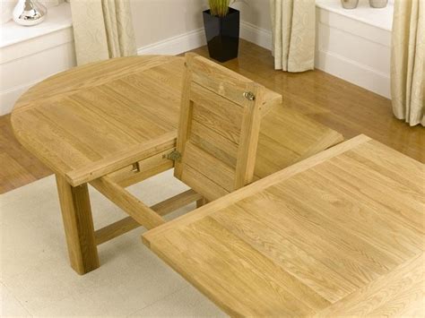 20 Collection of Round Oak Extendable Dining Tables and Chairs