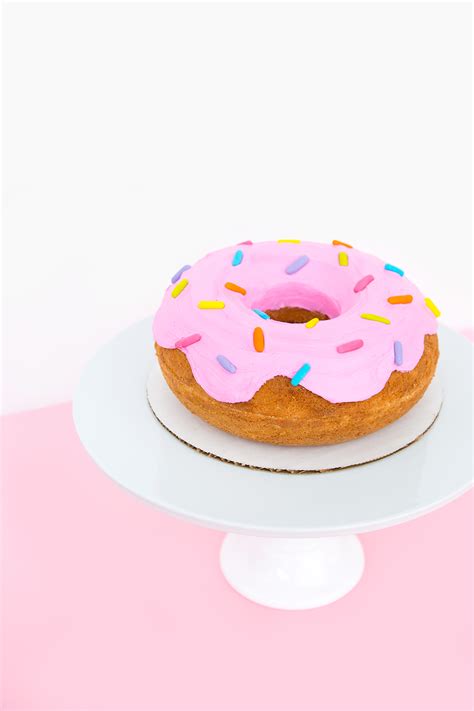 » Giant Donut Cake: Three Ways