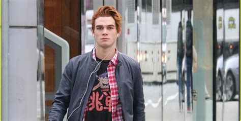 First Look at KJ Apa As Live Action ARCHIE From RIVERDALE | YouBentMyWookie