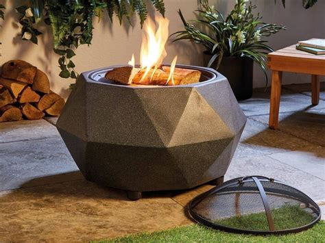 20 Cool Metal Fire Pit Designs to Warm Up Your Backyard or Patio