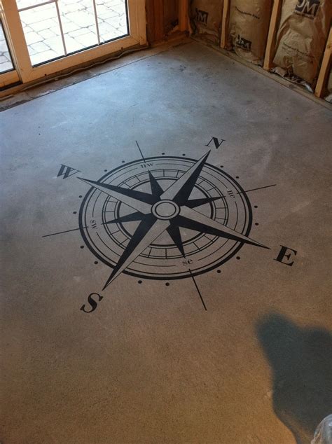 Compass Floor Stencil | Decorare entrate, Decorazioni, Idea di decorazione