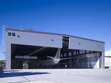 Hangar 25 at Bob Hope Airport | Architect Magazine