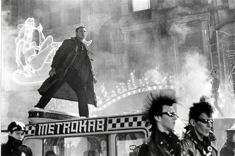 Harrison Ford as Deckard in Bladerunner - Blade Runner Photo (8243152 ...