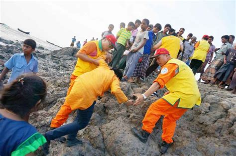 Providing Relief for Bangladesh Cyclone Victims - The Supreme Master ...