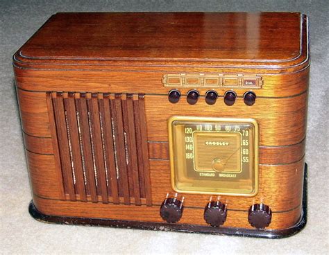 Vintage Crosley Wood Table Radio With Pushbuttons, Model N… | Flickr