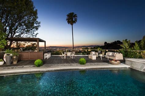 Mila Kunis has sold her Hollywood Hills Home for $3,99 Million