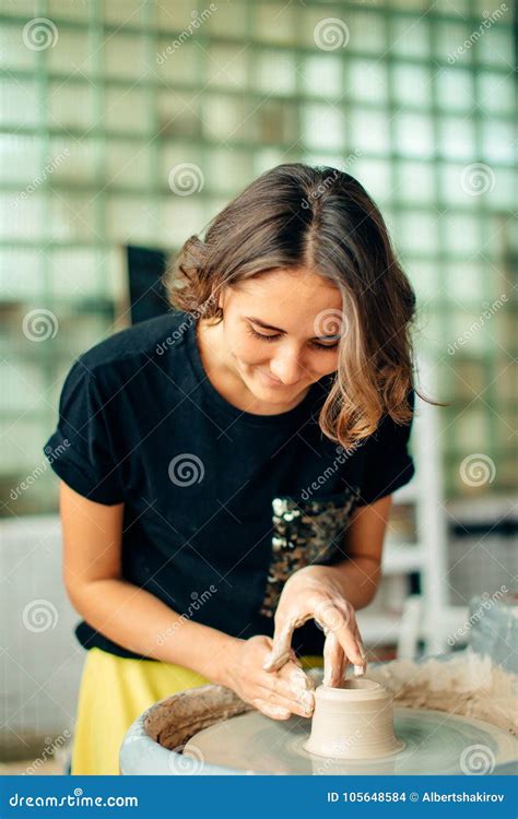 Potter Shaping Clay in a Pottery Studio Stock Photo - Image of messy, apron: 105648584