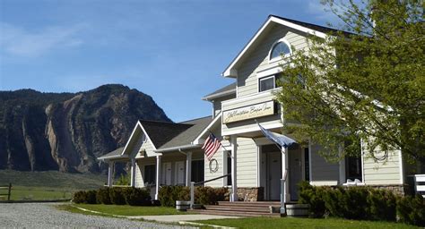 Yellowstone Basin Inn: Gardiner, MT B&B Lodging