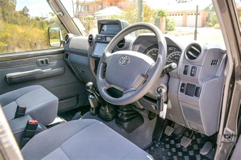 2019 Toyota Land Cruiser 6x6 Will Dominate the Outback and Easily Haul ...