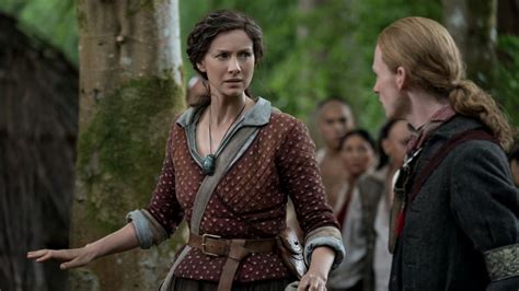 'Outlander' Finale Sneak Peek: Jamie, Claire & Ian Arrive at Mohawk ...