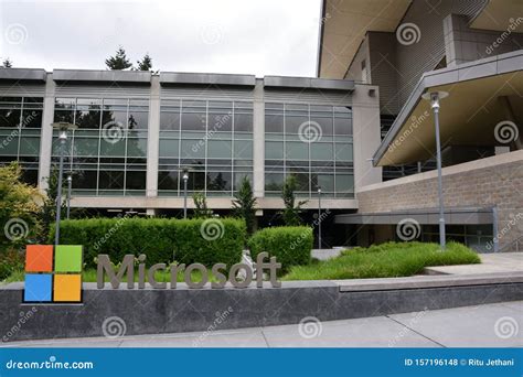 Microsoft Visitor Center At The Headquarters In Redmond, Washington Editorial Image ...