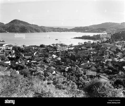 Acapulco harbor hi-res stock photography and images - Alamy