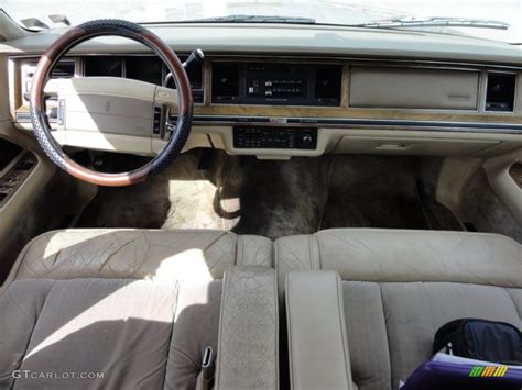 1990 Lincoln Town Car Cartier Bisque Dashboard Photo #46341306 | GTCarLot.com