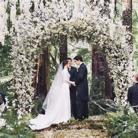 Edward Bella Wedding Scene - jenniemarieweddings