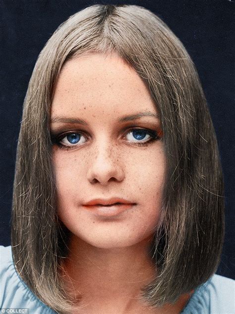 Twiggy's life in 15 hairstyles | Twiggy hair, Twiggy model, Celebrity ...