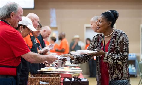 Samaritan’s Purse Serves Christmas Meal in Florida