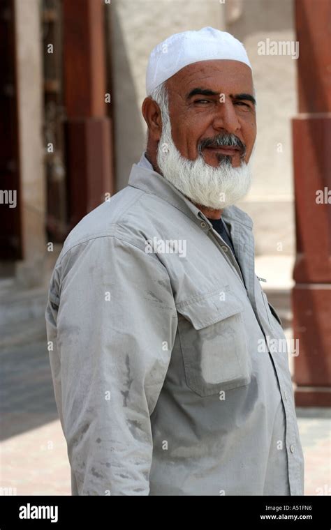 Dubai: muslim man with a white beard and hat, Dubai, UAE, United Stock Photo: 6380693 - Alamy