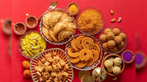 Diwali Faral Recipes : या सोप्या रेसिपीद्वारे दिवाळीचा फराळ बनेल झटपट! सहज होईल काम..