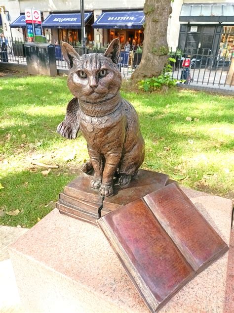 Legendary Street Cat Bob Has His Own Statue | Londonist