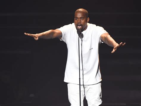 Kanye West VMA speech: Rapper likens himself to Steve Jobs and others - National | Globalnews.ca