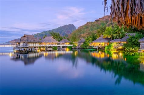 Premium Photo | Overwater bungalows, french polynesia