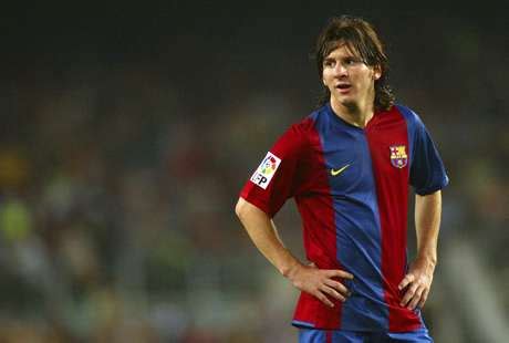 Messi celebrates ninth anniversary of Barcelona debut