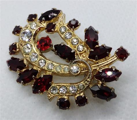 Old Vintage Brooch Retro Brooch With White and Red Stones in - Etsy