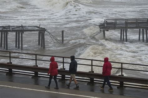 California's coast hit with huge waves due to atmospheric river - Los ...