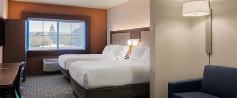 Lake Oroville, CA Hotels Accommodations | Holiday Inn Express Hotel ...