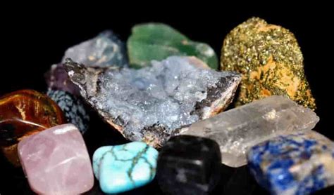 What are the minerals and Gems that found in the Igneous rocks? | Geology Page