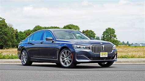 2022 BMW 7 Series Review | What's new, price, features, specs