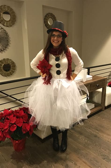 Christmas costume party. Homemade Snowman...or snow-woman | Christmas costumes women, Christmas ...