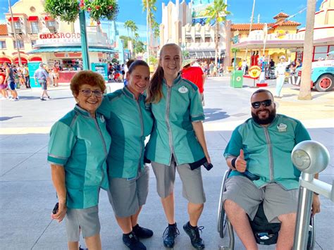 PHOTOS: Entrance Cast Members Debut New Costumes at Disney's Hollywood Studios - WDW News Today