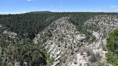 Walnut Canyon National Monument hiking trails