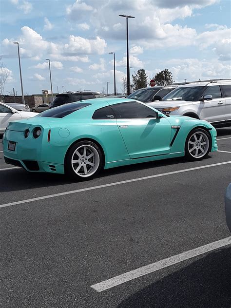 I found this person's custom nissan gtr. : r/carporn