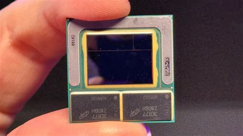 Intel: Lunar Lake photographed with Memory on Package