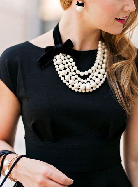 Great Pearl Necklace Outfit Ideas 70+ 14 | Pearl necklace outfit, Fashion, How to wear