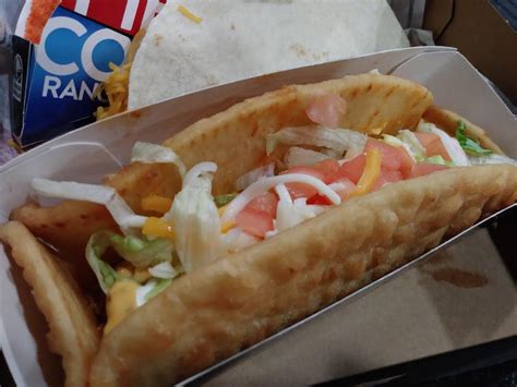 FRIED CHICKEN LIPS: Taco Bell Double Chalupa Box