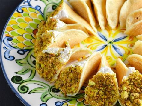 15 Authentic Middle Eastern Desserts To Eat - Bite me up