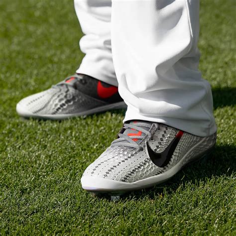 What Pros Wear: Mike Trout Cleats (2018) - Nike Force Zoom Trout 5