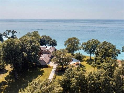 Waterfront - Saint Joseph MI Waterfront Homes For Sale - 38 Homes | Zillow