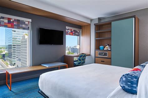 Aloft Austin Downtown Rooms: Pictures & Reviews - Tripadvisor