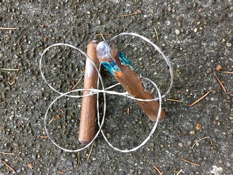 Did I just find a wire garrote on the sidewalk in my neighborhood? : r/whatisthisthing