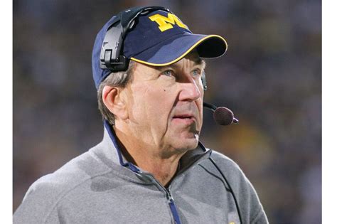 Ex-Michigan Coach Lloyd Carr Awarded Bryant Lifetime Honor | Mirage News